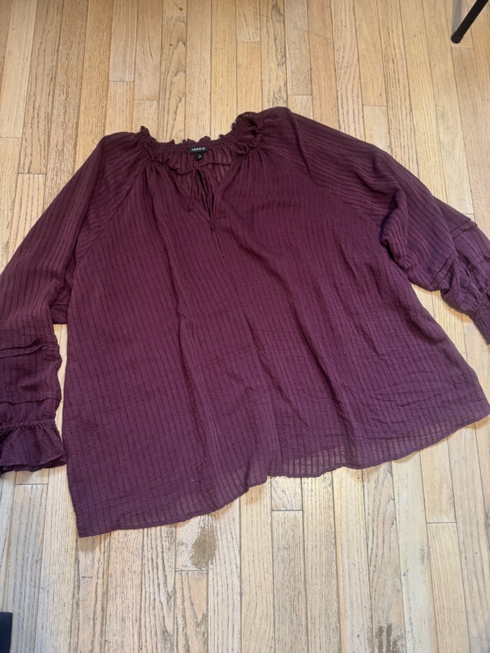 Torrid 5 / 5X Burgundy Boho Crinkle Gauze Blouse Ruffle Tiered Sleeve Hippie - Picture 6 of 8